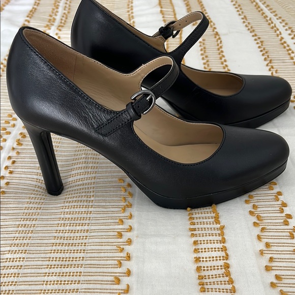 Naturalizer Black Talissa Mary Jane Heels - Picture 5 of 6